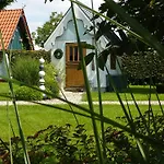 Romantikurlaub Im Zirkuswagen *