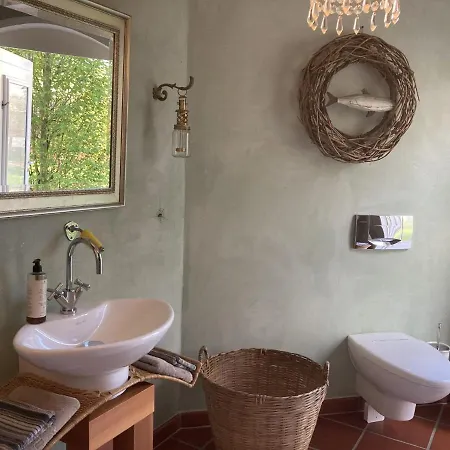 Romantikurlaub Im Zirkuswagen Hummel