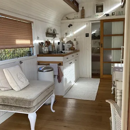 Apartment Romantikurlaub Im Zirkuswagen Hummel